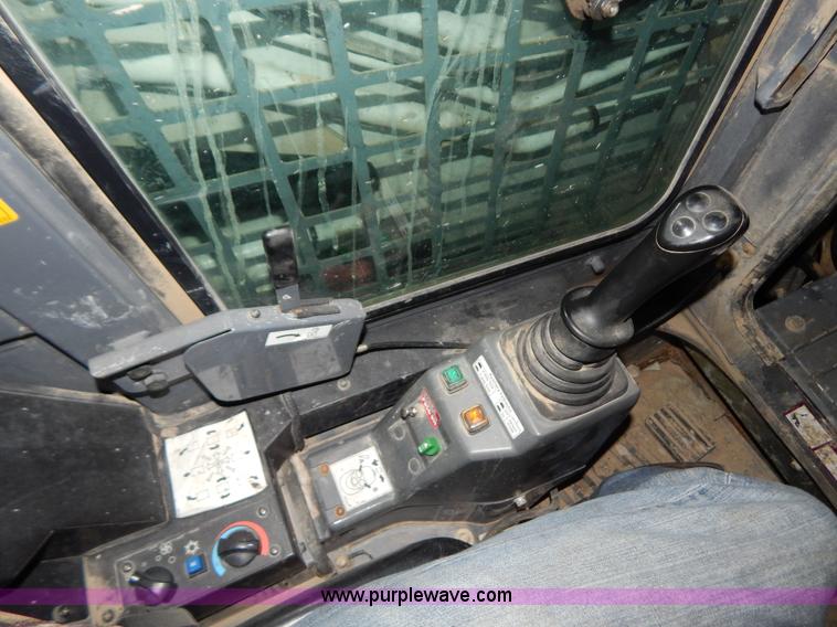 image for item H3916 2007 Takeuchi TL150 skid steer