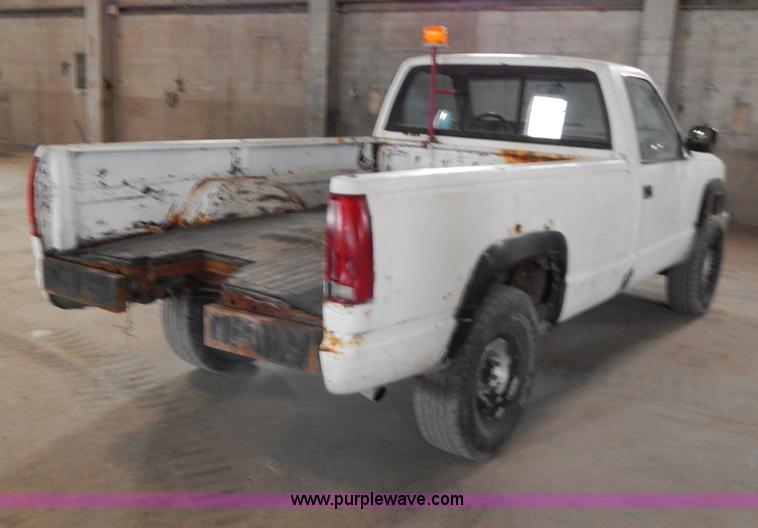 image for item H3917 1990 Chevrolet 2500 pickup truck