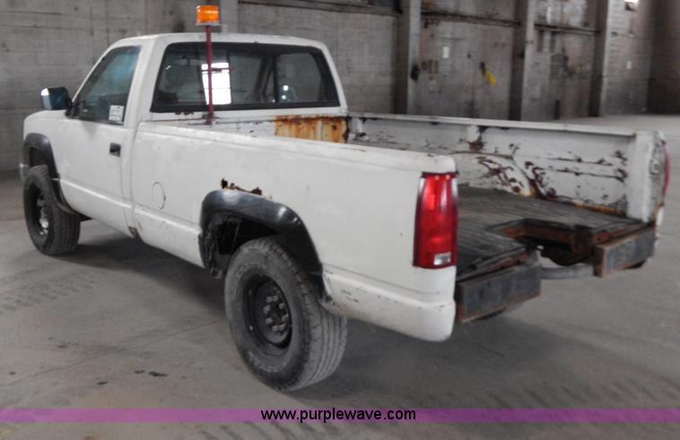 image for item H3917 1990 Chevrolet 2500 pickup truck