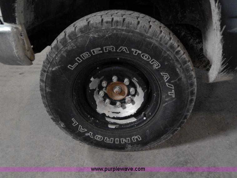 image for item H3917 1990 Chevrolet 2500 pickup truck