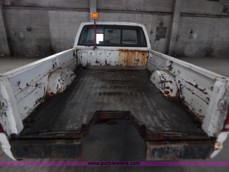 image for item H3917 1990 Chevrolet 2500 pickup truck