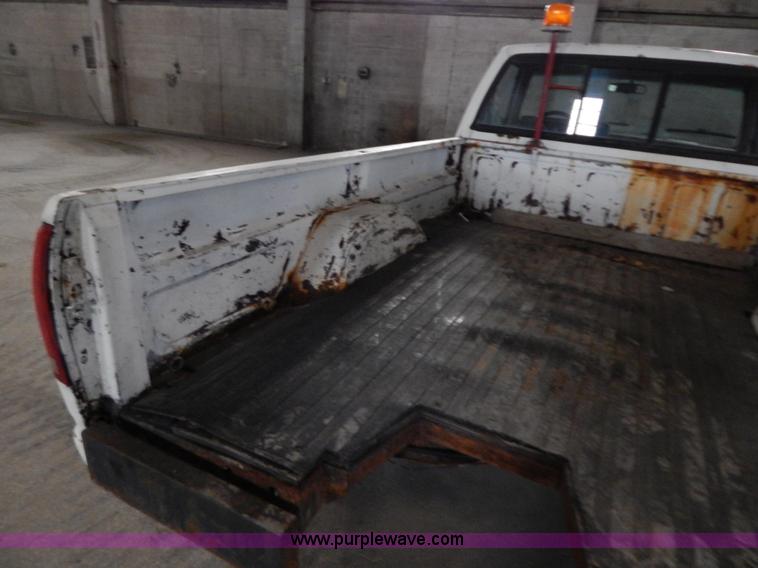 image for item H3917 1990 Chevrolet 2500 pickup truck