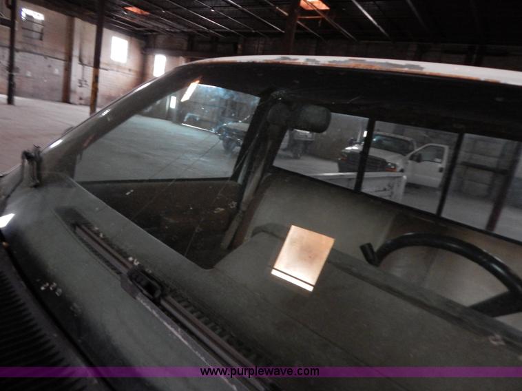 image for item H3917 1990 Chevrolet 2500 pickup truck