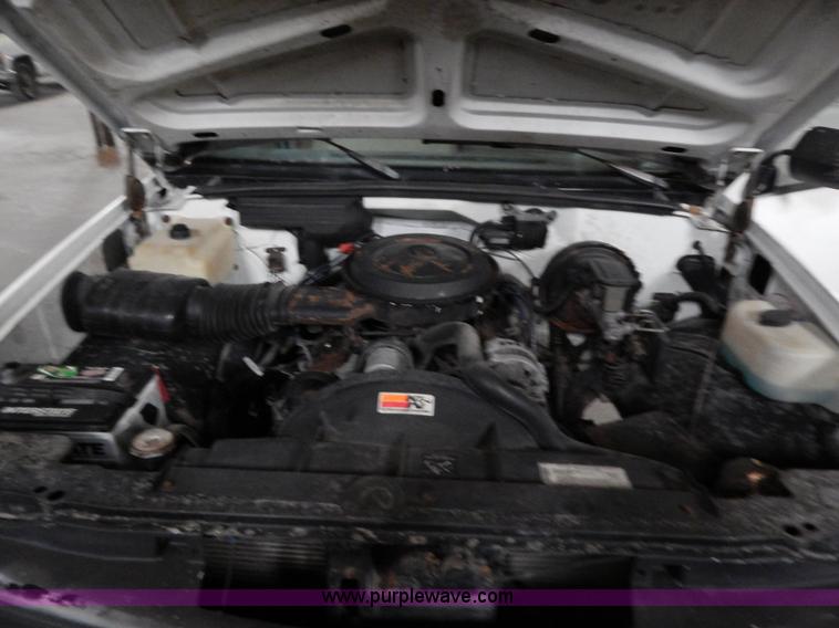 image for item H3917 1990 Chevrolet 2500 pickup truck