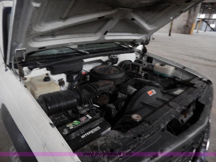 image for item H3917 1990 Chevrolet 2500 pickup truck