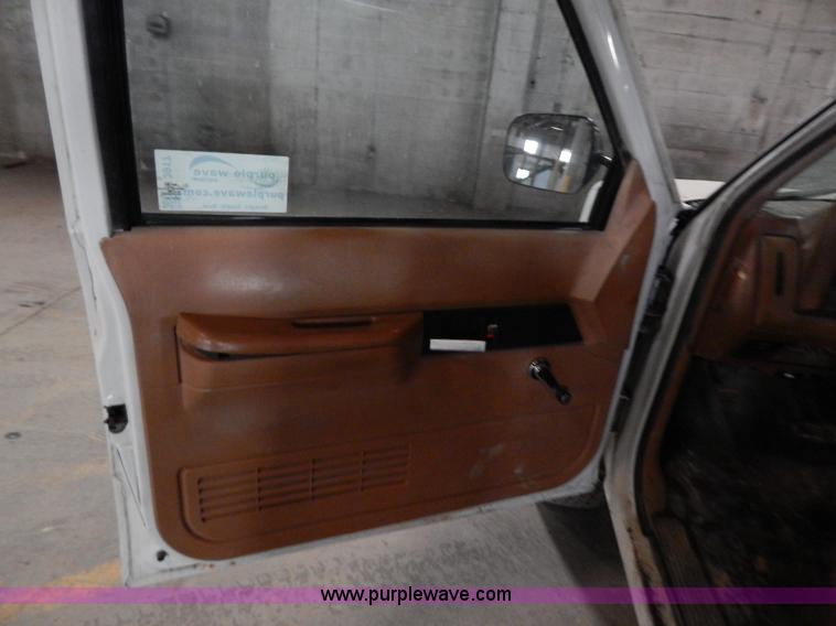 image for item H3917 1990 Chevrolet 2500 pickup truck