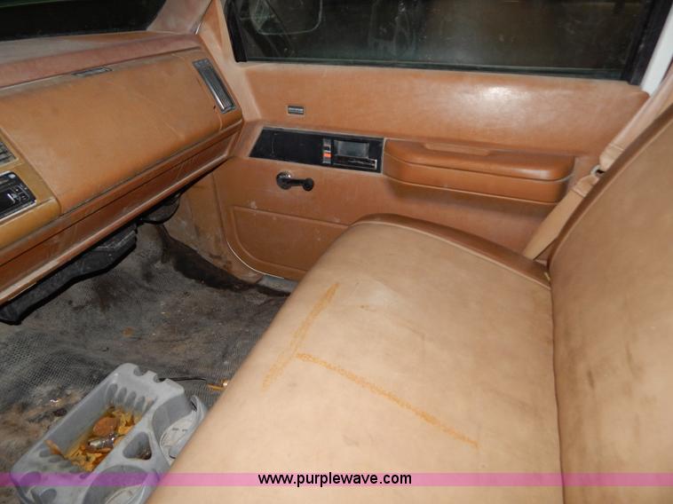 image for item H3917 1990 Chevrolet 2500 pickup truck