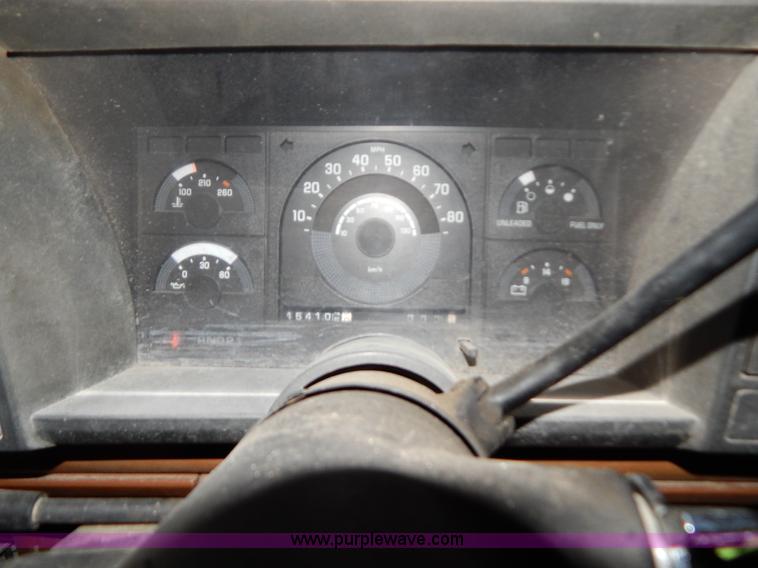 image for item H3917 1990 Chevrolet 2500 pickup truck