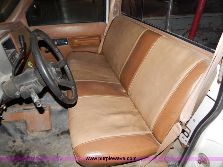 image for item H3917 1990 Chevrolet 2500 pickup truck