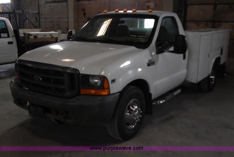 image for item H3918 2000 Ford F350 utility truck