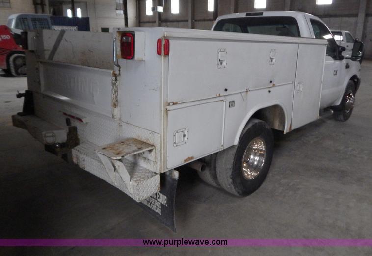 image for item H3918 2000 Ford F350 utility truck