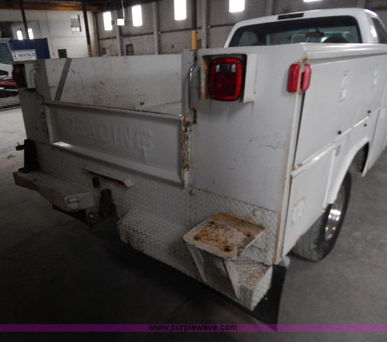 image for item H3918 2000 Ford F350 utility truck