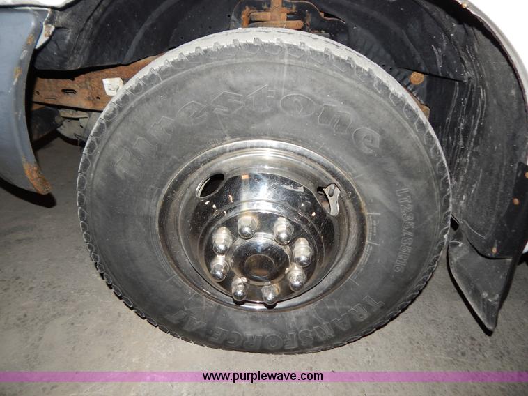 image for item H3918 2000 Ford F350 utility truck