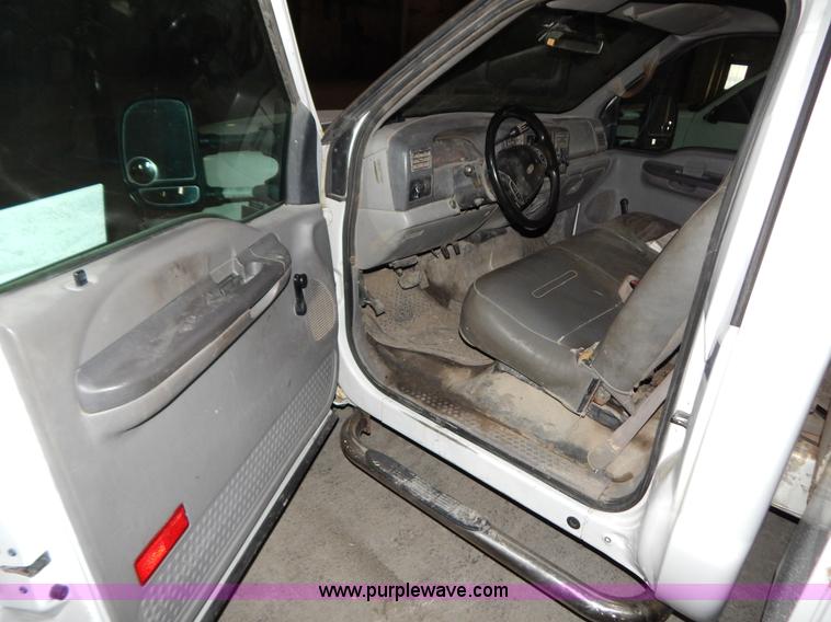 image for item H3918 2000 Ford F350 utility truck