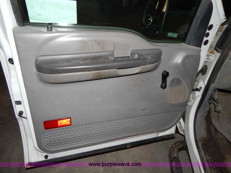 image for item H3918 2000 Ford F350 utility truck