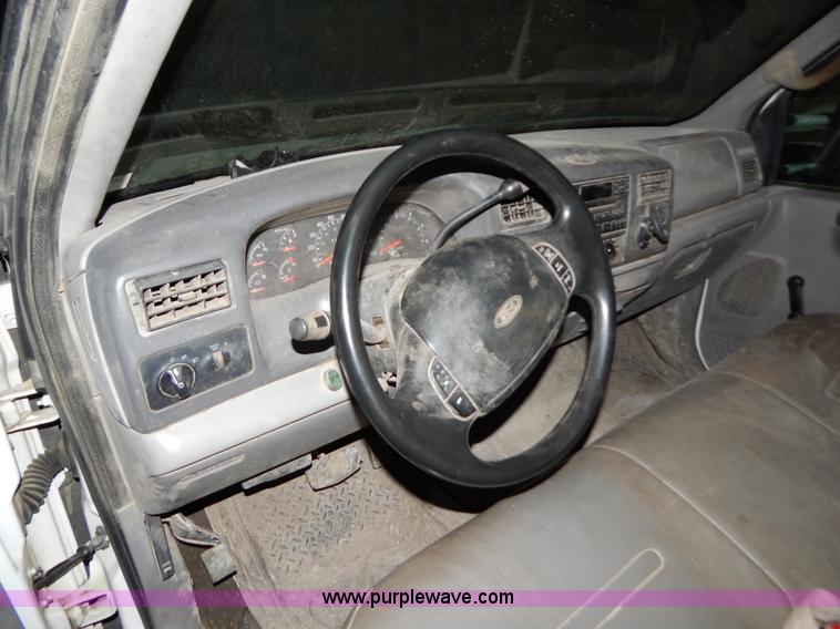 image for item H3918 2000 Ford F350 utility truck