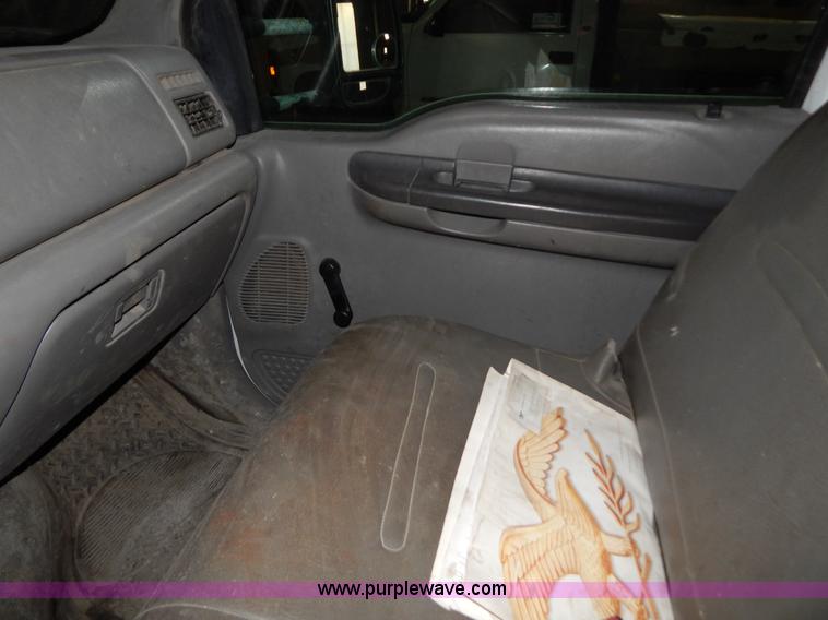 image for item H3918 2000 Ford F350 utility truck