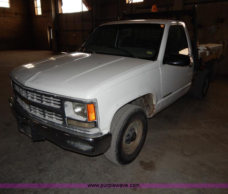 image for item H3919 1998 Chevrolet 2500 pickup truck