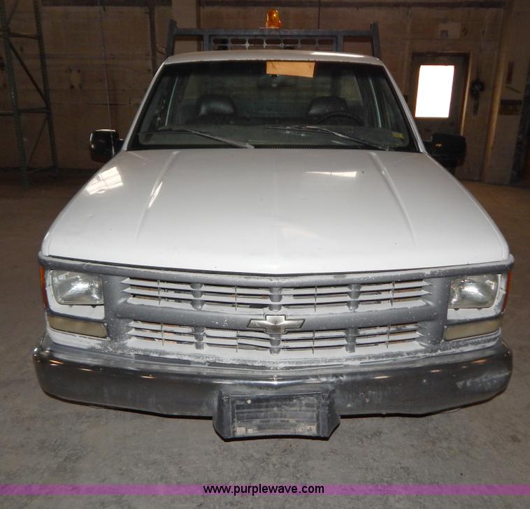 image for item H3919 1998 Chevrolet 2500 pickup truck