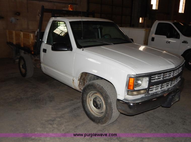 image for item H3919 1998 Chevrolet 2500 pickup truck