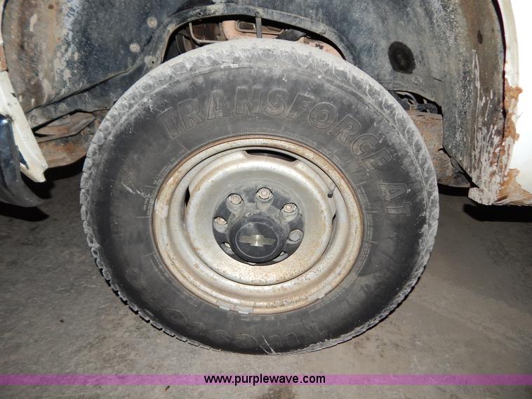 image for item H3919 1998 Chevrolet 2500 pickup truck