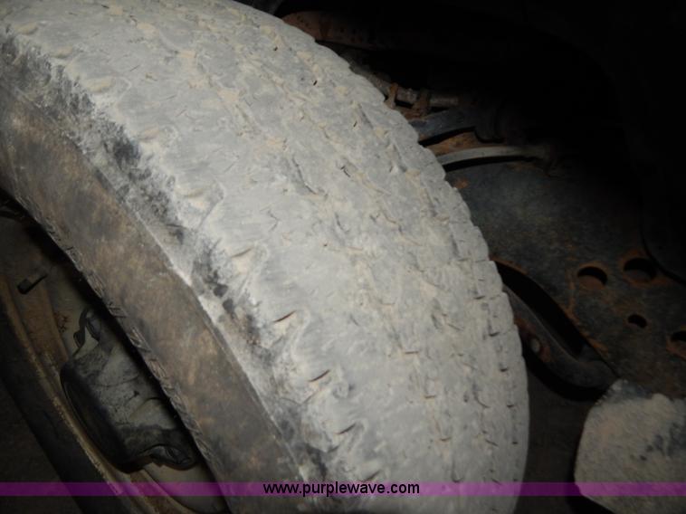 image for item H3919 1998 Chevrolet 2500 pickup truck