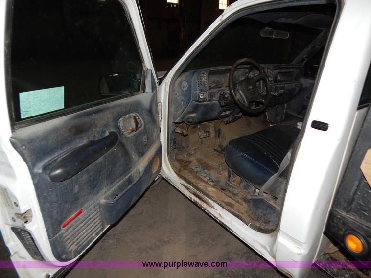 image for item H3919 1998 Chevrolet 2500 pickup truck