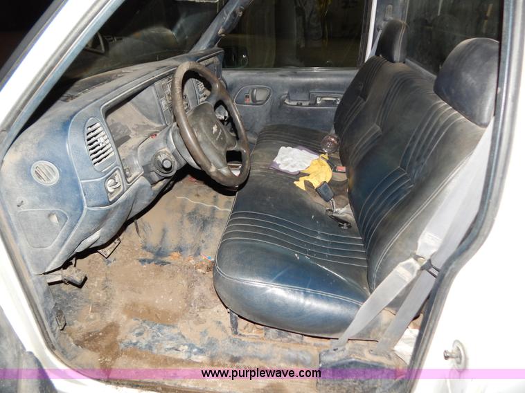 image for item H3919 1998 Chevrolet 2500 pickup truck