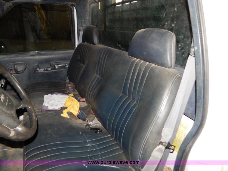 image for item H3919 1998 Chevrolet 2500 pickup truck