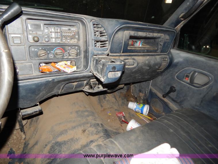 image for item H3919 1998 Chevrolet 2500 pickup truck