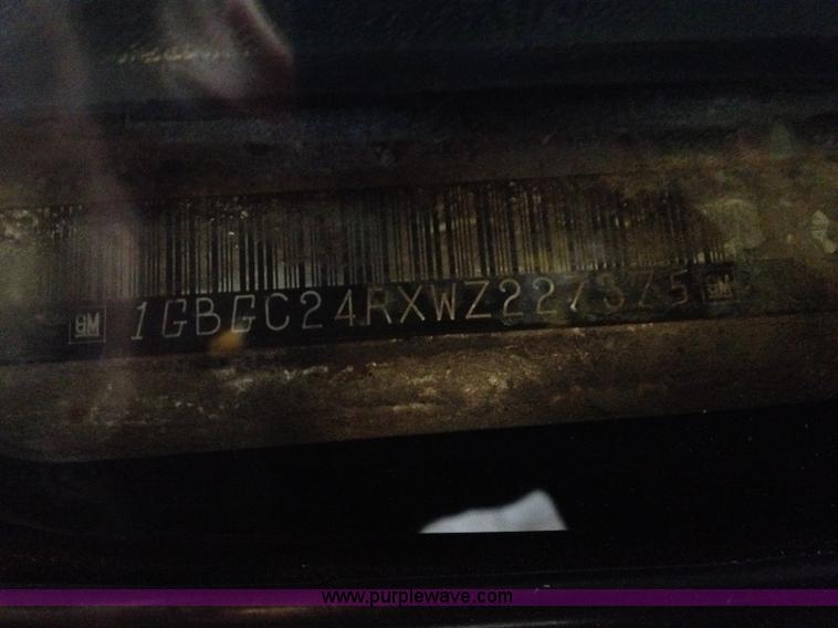 image for item H3919 1998 Chevrolet 2500 pickup truck