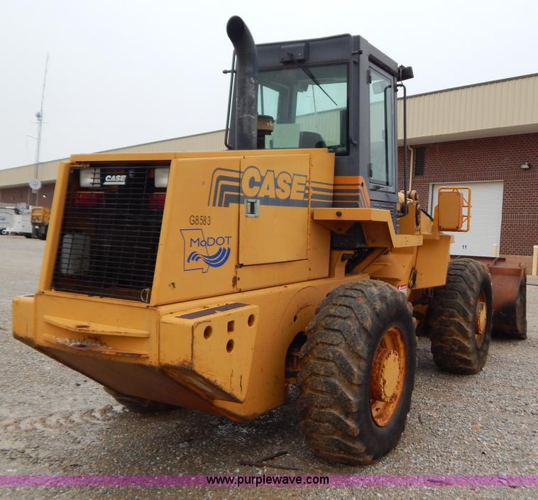 image for item H3921 1998 Case 621B loader