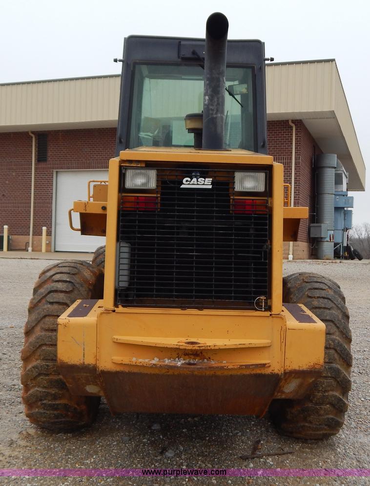 image for item H3921 1998 Case 621B loader