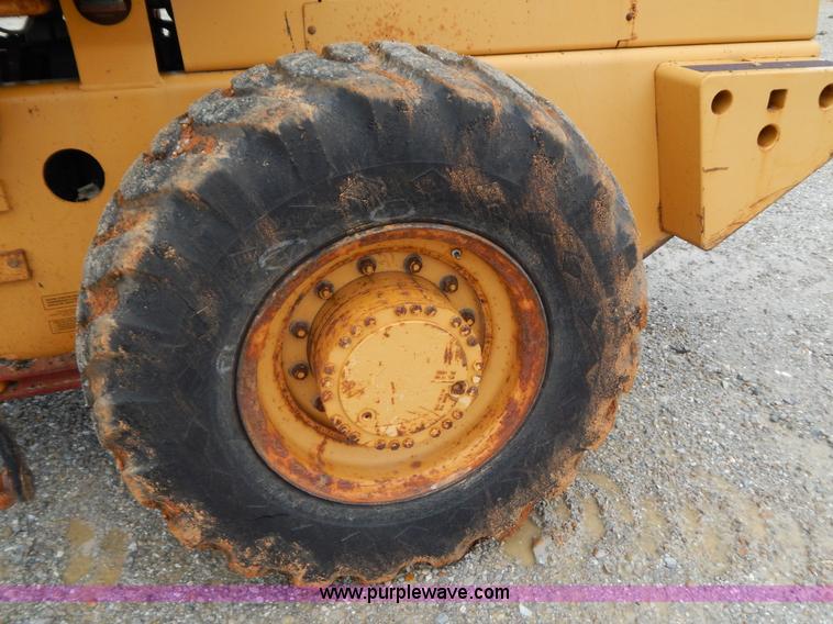 image for item H3921 1998 Case 621B loader