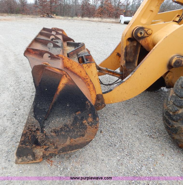 image for item H3921 1998 Case 621B loader