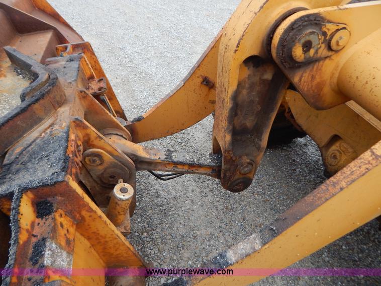 image for item H3921 1998 Case 621B loader