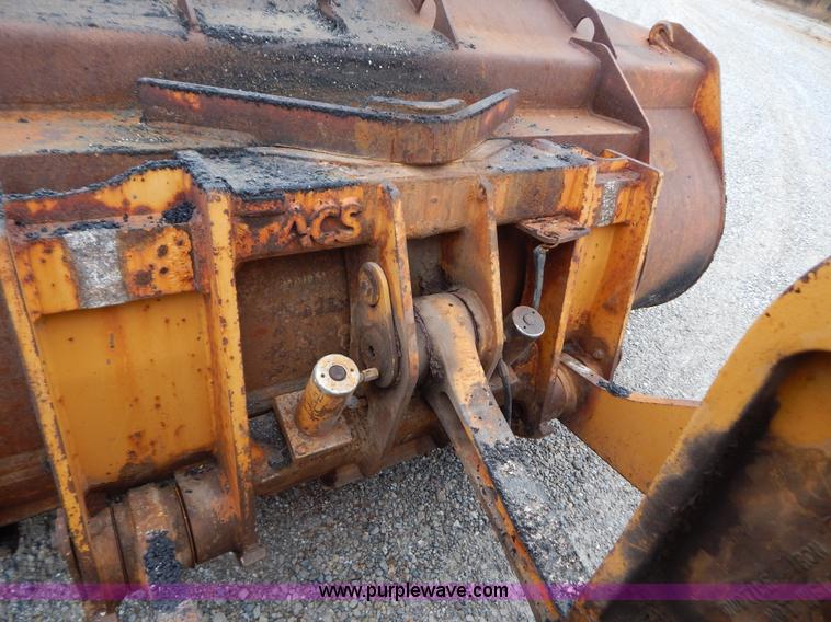 image for item H3921 1998 Case 621B loader