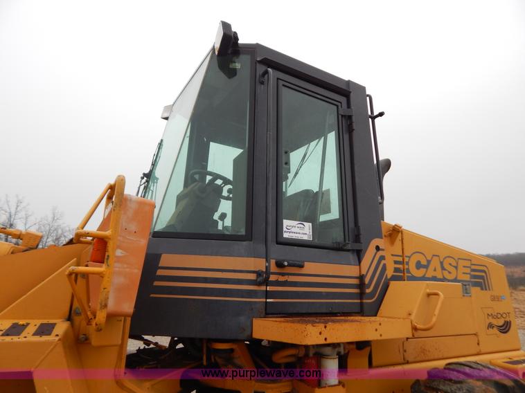 image for item H3921 1998 Case 621B loader