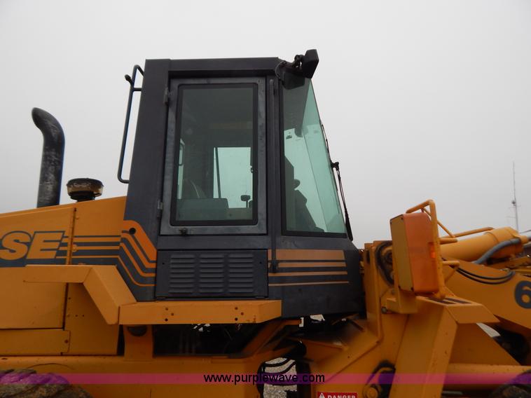 image for item H3921 1998 Case 621B loader