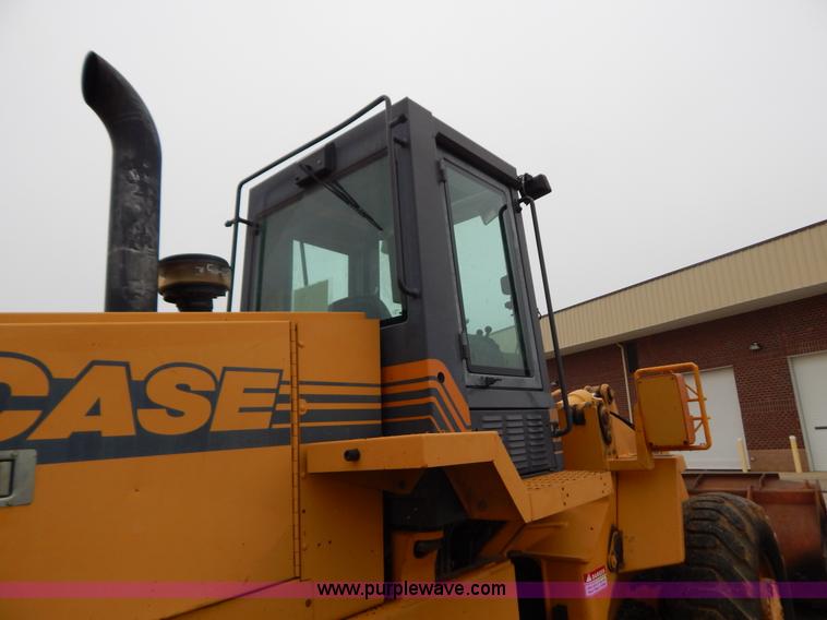 image for item H3921 1998 Case 621B loader