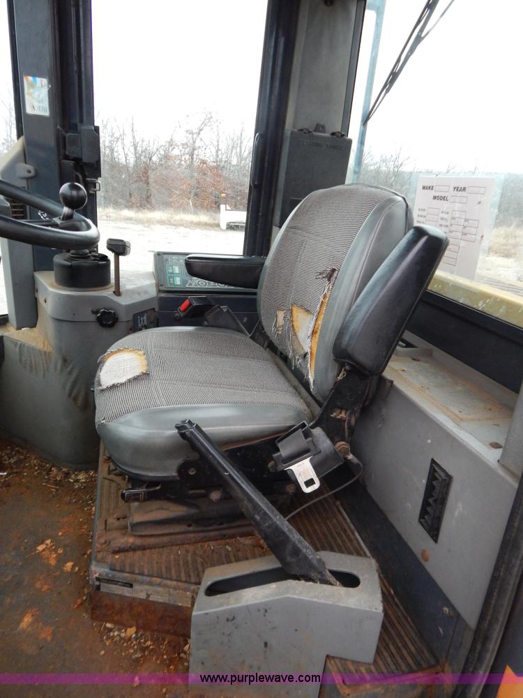 image for item H3921 1998 Case 621B loader