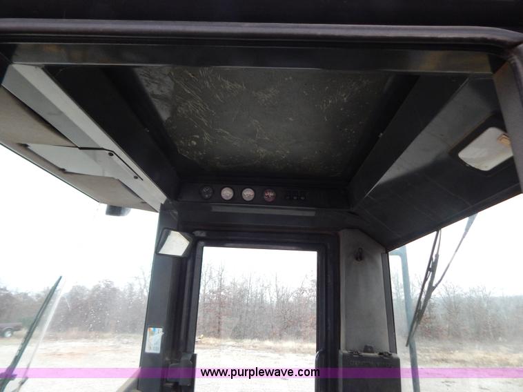 image for item H3921 1998 Case 621B loader