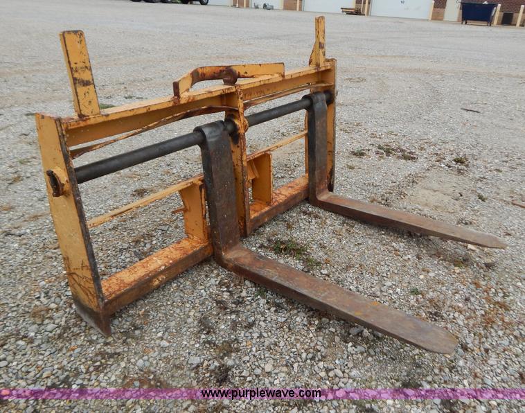 image for item H3921 1998 Case 621B loader