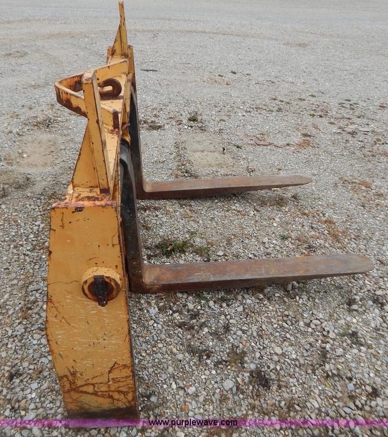 image for item H3921 1998 Case 621B loader