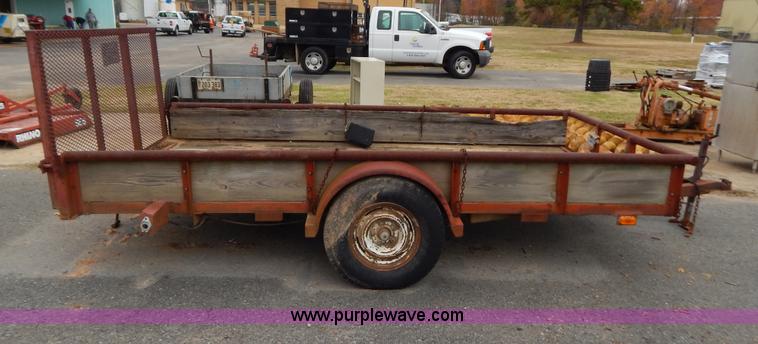 image for item H3949 1990 single axle tilt deck trailer