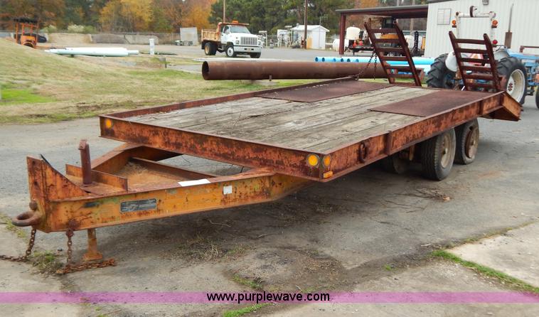 image for item H3954 1979 20' equipment trailer