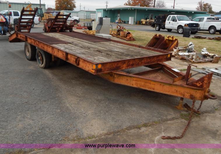 image for item H3954 1979 20' equipment trailer