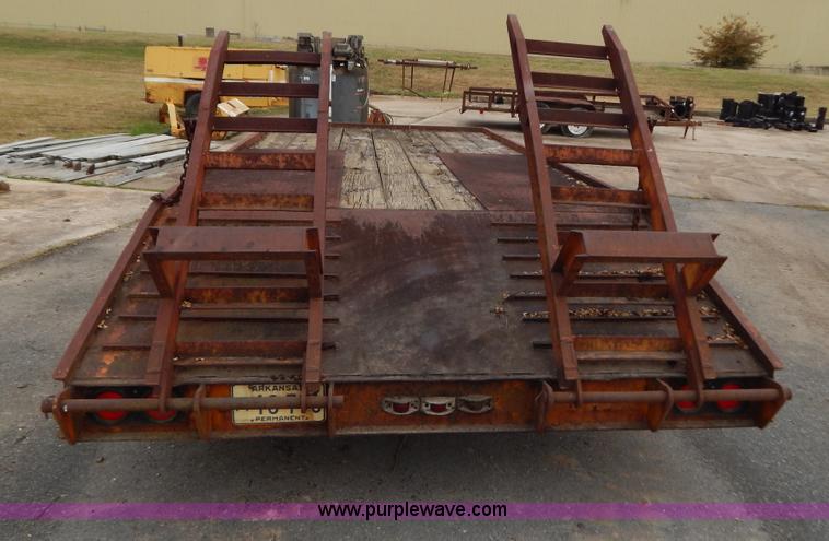 image for item H3954 1979 20' equipment trailer