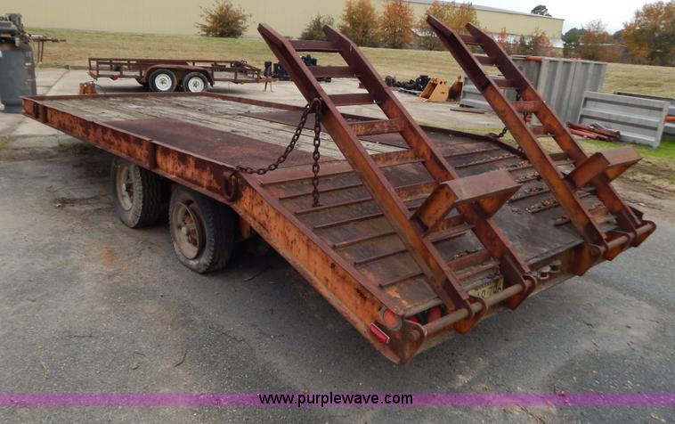 image for item H3954 1979 20' equipment trailer