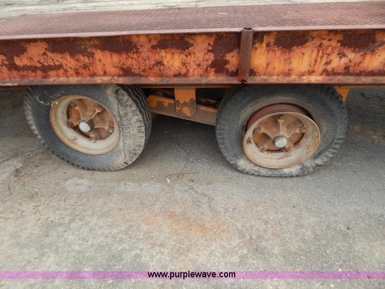 image for item H3954 1979 20' equipment trailer